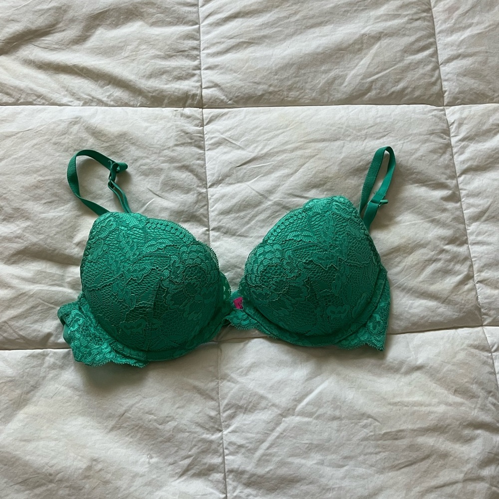 Green lace bra